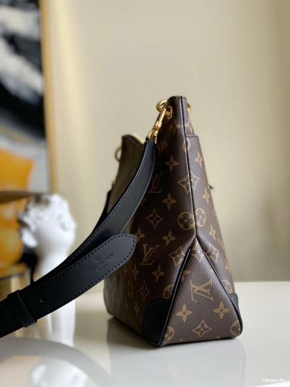 LOUIS VUITTON MM ODÉON 0102